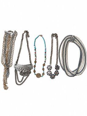 BUNDLE of FIVE beautiful necklaces. Vintage fashion costume jewelry